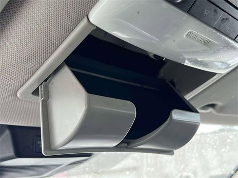 Used 2021 Nissan Rogue S image 25