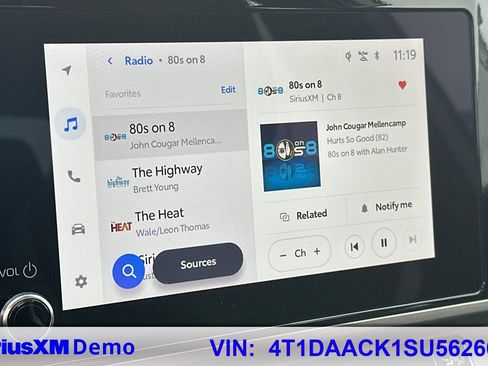 Used 2025 Toyota Camry SE image 29