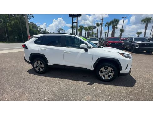 Used 2024 Toyota RAV4 XLE FWD image 9