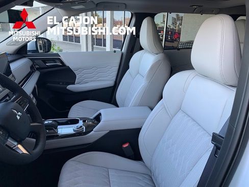 New 2026 Mitsubishi Outlander SEL image 12