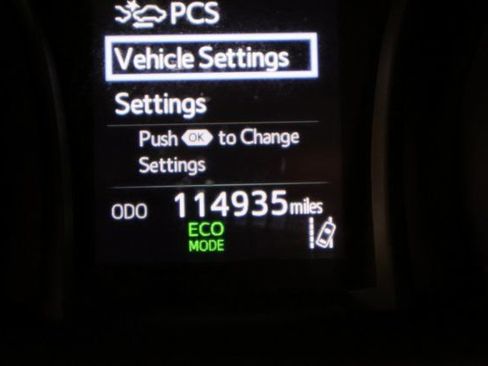 Used 2018 Toyota Camry LE image 16