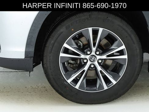 Used 2018 Toyota Highlander LE image 5