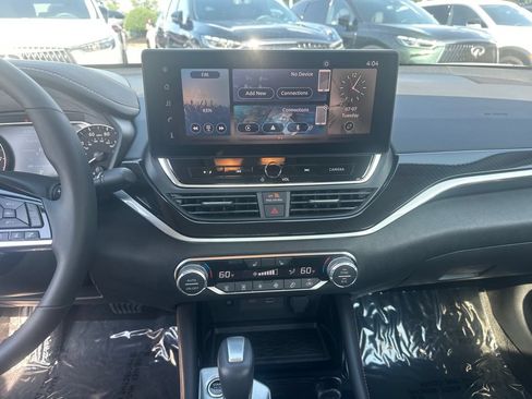 Used 2025 Nissan Altima 2.5 SR w/ SR Premium Package FWD image 27
