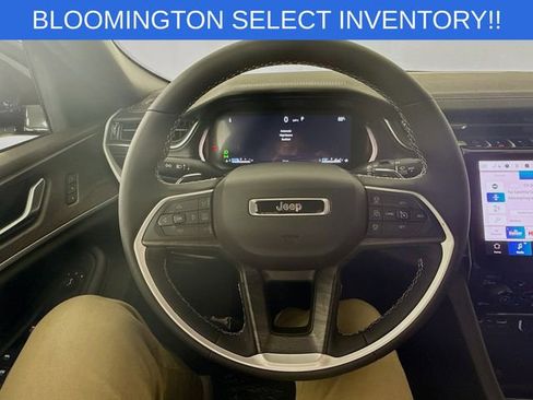 New 2025 Jeep Grand Cherokee Limited image 11