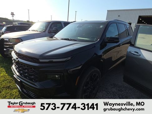 Used 2024 Chevrolet Traverse RS AWD/4WD image 3