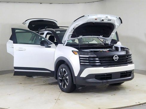 New 2026 Nissan Kicks SV w/ Cold Weather Package image 9