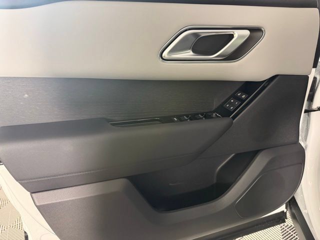 Certified 2026 Land Rover Range Rover Velar Dynamic SE AWD/4WD image 14
