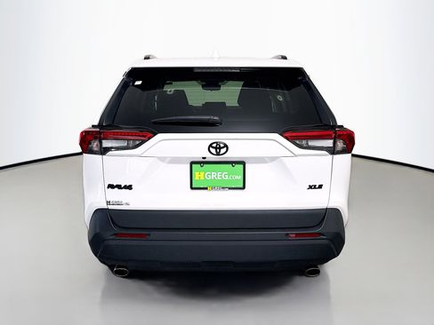 Used 2021 Toyota RAV4 XLE image 8