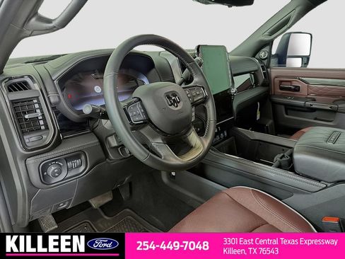 Used 2025 RAM 2500 Limited AWD/4WD image 10