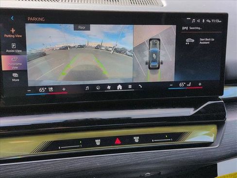 Used 2025 BMW i5 eDrive40i w/ Premium Package image 15