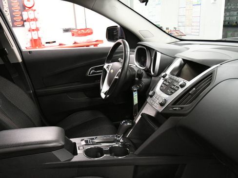 Used 2017 Chevrolet Equinox LT w/ Convenience Package image 27