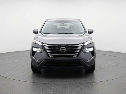 Used 2025 Nissan Rogue SV FWD image 2