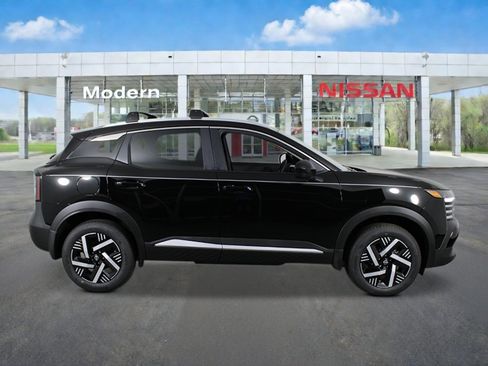 New 2026 Nissan Kicks SV w/ Cold Weather Package FWD image 5