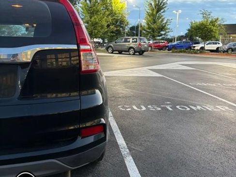 Used 2016 Honda CR-V LX image 5