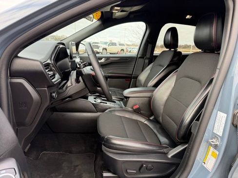 Used 2025 Ford Escape ST-Line image 18