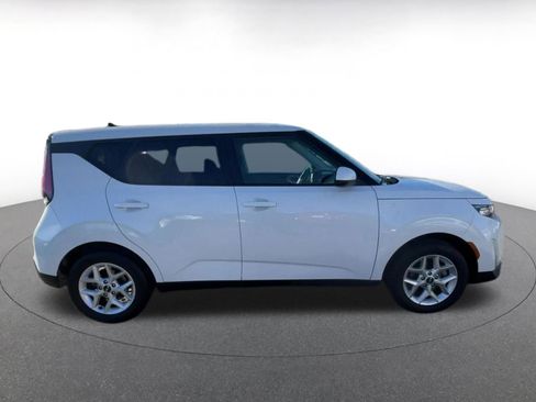 Used 2025 Kia Soul LX w/ LX Technology Package image 16
