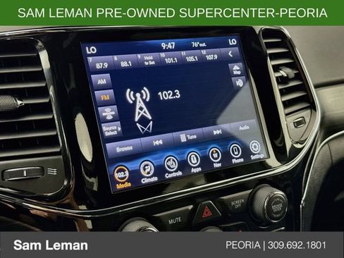 Used 2021 Jeep Grand Cherokee Limited AWD/4WD image 15