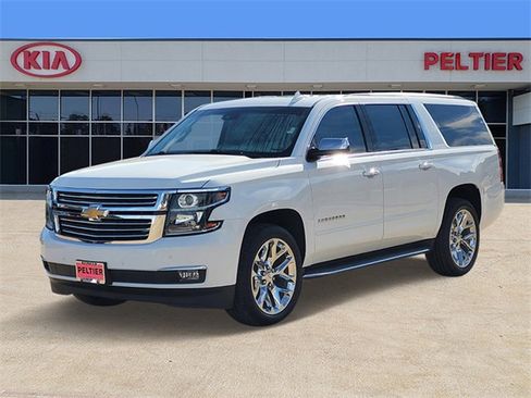 Used 2019 Chevrolet Suburban Premier image 3