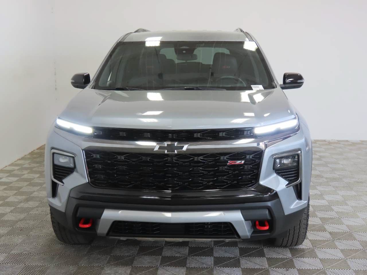 Used 2025 Chevrolet Traverse Z71 AWD/4WD image 2