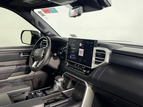 Used 2025 Toyota Tundra Platinum AWD/4WD image 32