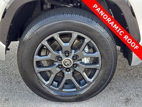 Used 2024 Toyota Tundra Platinum AWD/4WD image 7