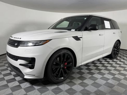 Used 2025 Land Rover Range Rover Sport Dynamic SE AWD/4WD image 2