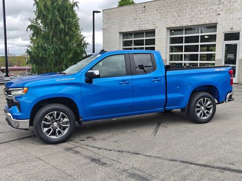 Used 2025 Chevrolet Silverado 1500 LT AWD/4WD image 9