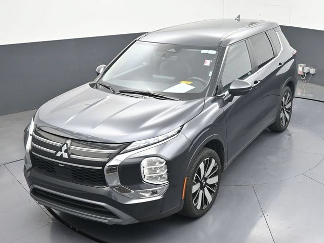 Used 2025 Mitsubishi Outlander SE FWD image 35