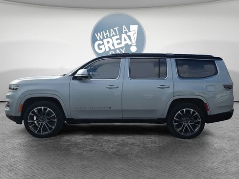 Used 2022 Jeep Grand Wagoneer Series III w/ Rear Seat Video Group 1 AWD/4WD image 7