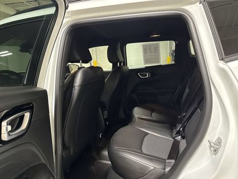 Used 2026 Jeep Compass Latitude AWD/4WD image 22