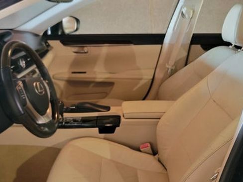 Used 2013 Lexus ES 350 w/ Luxury Pkg image 11