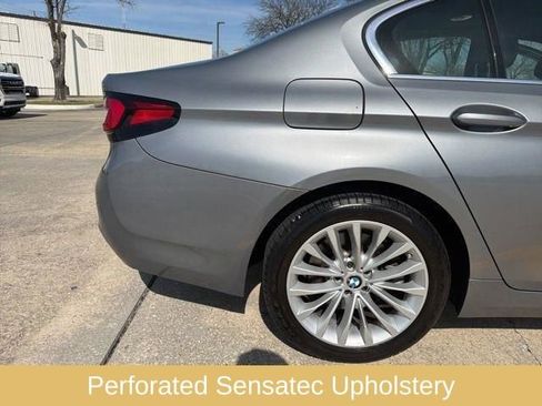 Used 2023 BMW 530i w/ Premium Package image 33