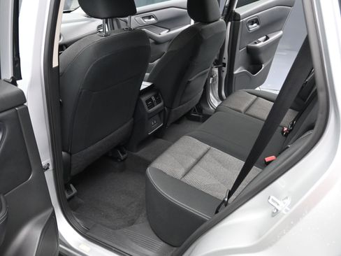 Used 2024 Nissan Rogue SV image 13