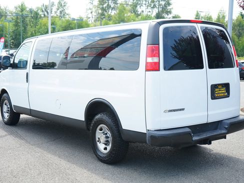 Used 2017 Chevrolet Express 3500 LS RWD image 3