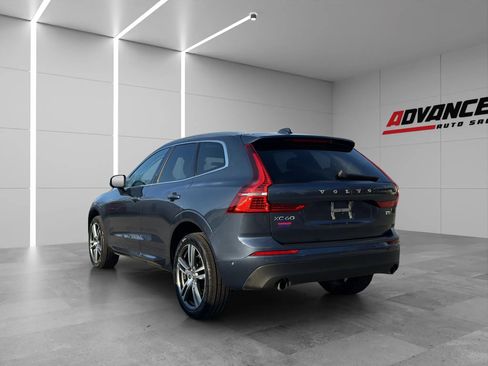 Used 2018 Volvo XC60 T5 Momentum w/ Convenience Package image 4