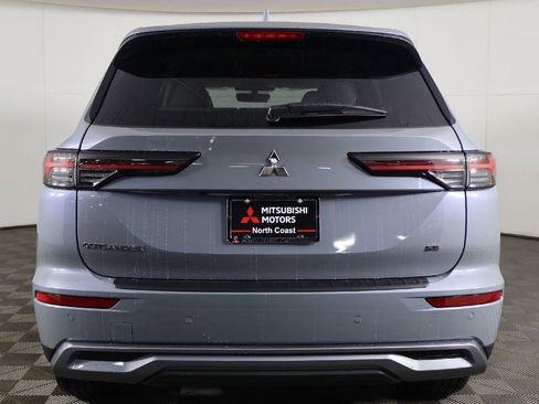 New 2026 Mitsubishi Outlander SE FWD image 13