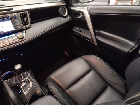 Used 2015 Toyota RAV4 Limited image 28