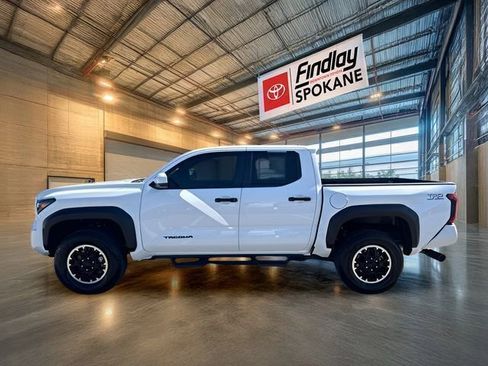 Certified 2025 Toyota Tacoma TRD Off-Road AWD/4WD image 6
