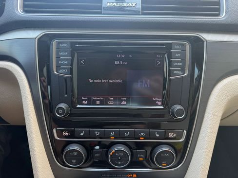 Used 2018 Volkswagen Passat 2.0T S image 33