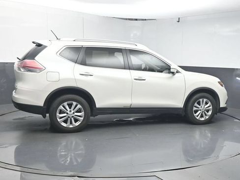 Used 2015 Nissan Rogue SV w/ SV Premium Package FWD image 8