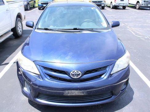 Used 2011 Toyota Corolla LE FWD image 2