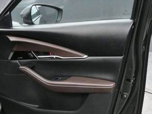 Used 2021 MAZDA CX-30 AWD 2.5 S w/ Premium Package image 9