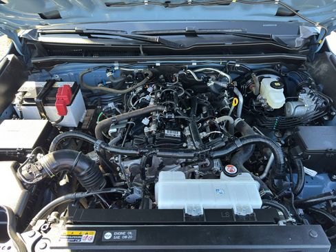 Certified 2025 Toyota 4Runner SR5 AWD/4WD image 16