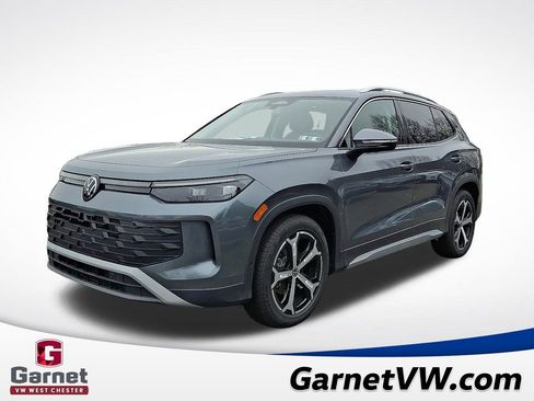 New 2026 Volkswagen Tiguan SE image 2