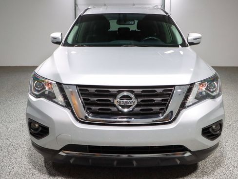 Used 2019 Nissan Pathfinder SV image 4