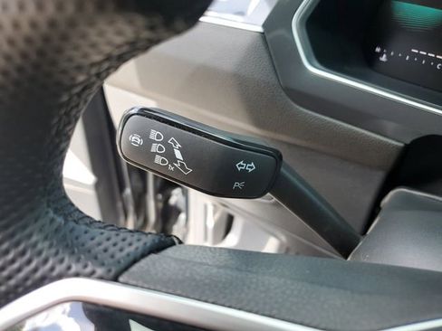 Used 2024 Volkswagen Tiguan SE R-Line image 26