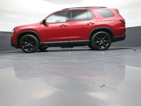 Certified 2025 Honda Pilot Black Edition image 35