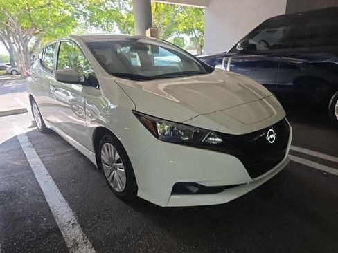 Used 2023 Nissan Leaf S FWD image 3