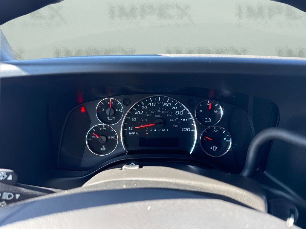 Used 2023 GMC Savana 2500 RWD image 14