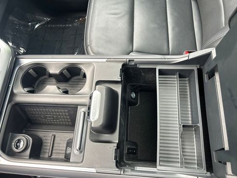 Used 2025 Ford Expedition Max Platinum AWD/4WD image 30